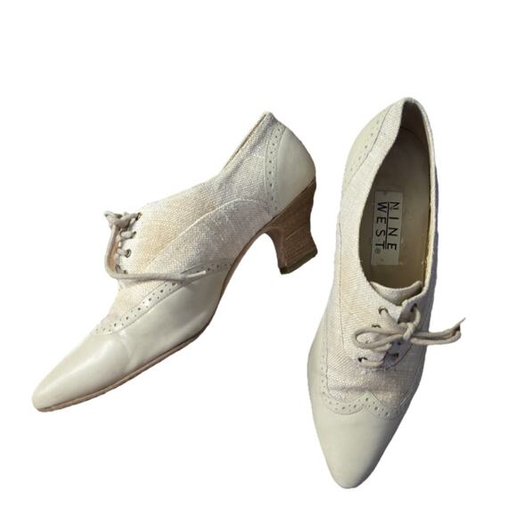 Nine West Woman's Wingtips sz 7Mwith Heels and Laces. One flaw/Pics EUC - Picture 4 of 9